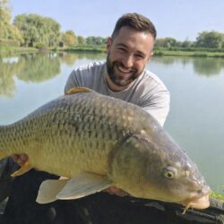 vodič za šaranski ribolov ribolov šarana vodič - veliki šaran na mirnom jezeru